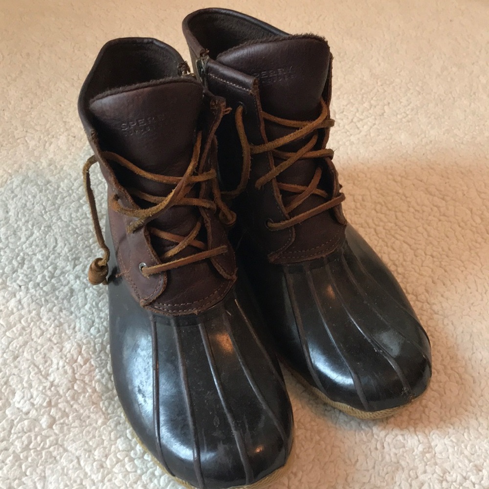 Sperry duck boots women’s 9